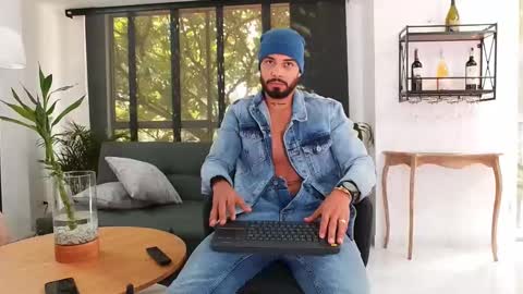 Victor online show from September 12, 2025, 3:23 pm