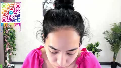 Aura online show from October 16, 2025, 2:34 am