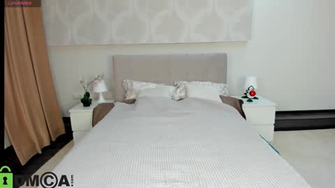 Donna On GMT2 Mon-Fri 3-9 AM online show from November 28, 2025, 12:13 am