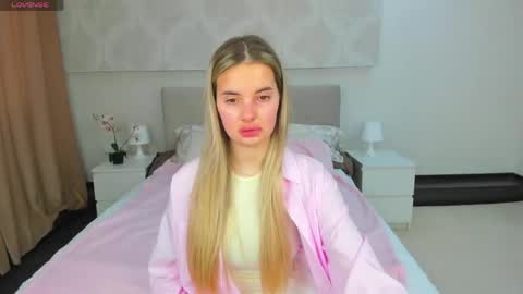 Snapshot of donnaaa_evans chatting on May 26, 2026, 11:56 pm Donna On GMT2 Mon-Fri 3-9 AM online show from May 26, 2026, 11:56 pm