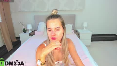 Snapshot of donnaaa_evans chatting on June 25, 2026, 12:10 am Donna On GMT2 Mon-Fri 3-9 AM online show from June 25, 2026, 12:10 am