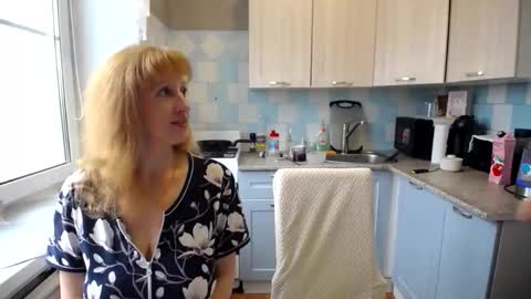 Tatiana 43 curvy sexy body and Joanna redhead 39 years online show from October 2, 2025, 7:26 am