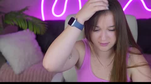 DONNA online show from September 18, 2025, 5:09 am