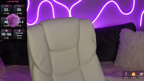 DONNA online show from November 2, 2025, 9:39 pm