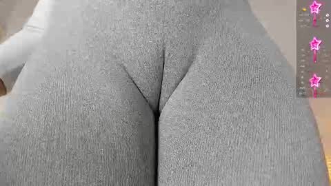 Paula DiazGMT-5 0730 - 1400 online show from November 6, 2025, 12:17 pm