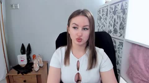 DonnaSensual online show from April 23, 2026, 2:52 pm