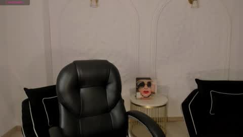  Donna Stonne  online show from September 21, 2025, 10:22 pm