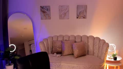  Donna Stonne  online show from February 24, 2026, 3:59 am