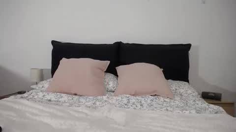 Iara online show from September 26, 2025, 9:30 pm