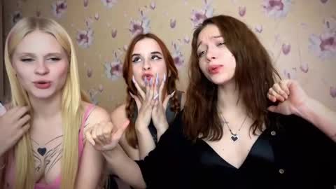 Nicole online show from December 12, 2024, 6:53 pm