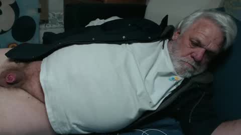 cummingdoouug online show from December 9, 2024, 4:37 pm