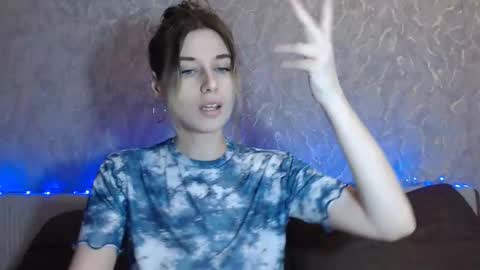 Snapshot of dora_blue_eyed chatting on February 12, 2025, 2:14 am Dora online show from February 12, 2025, 2:14 am