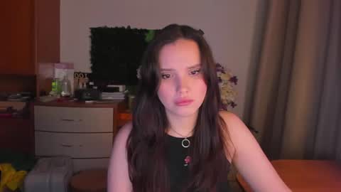Snapshot of doracharmer chatting on July 5, 2026, 8:05 pm Dora Charmer online show from July 5, 2026, 8:05 pm