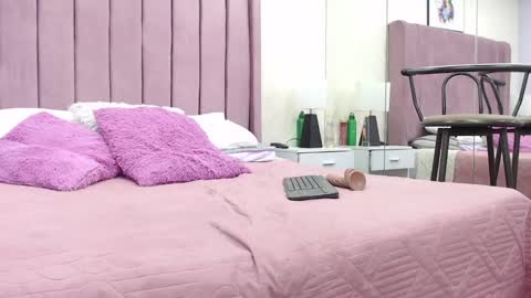 Anny online show from September 20, 2025, 1:01 pm