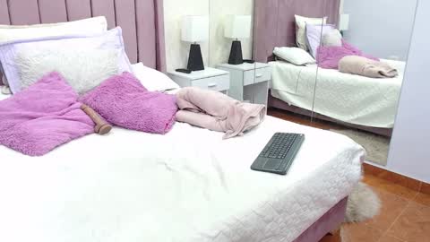 Anny online show from October 31, 2025, 1:23 pm