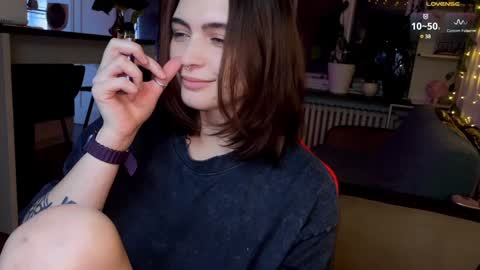 Snapshot of dorfmatratze_ chatting on December 9, 2024, 10:22 am Alice online show from December 9, 2024, 10:22 am