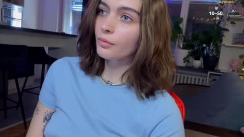 Snapshot of dorfmatratze_ chatting on December 22, 2024, 12:05 pm Alice online show from December 22, 2024, 12:05 pm