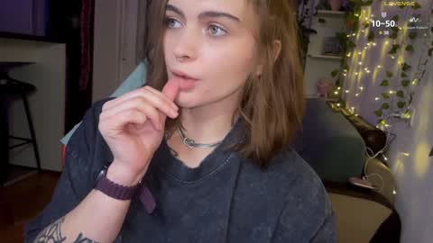 Snapshot of dorfmatratze_ chatting on December 23, 2024, 2:50 pm Alice online show from December 23, 2024, 2:50 pm