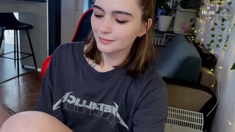 Snapshot of dorfmatratze_ chatting on January 5, 2025, 7:49 am Alice online show from January 5, 2025, 7:49 am