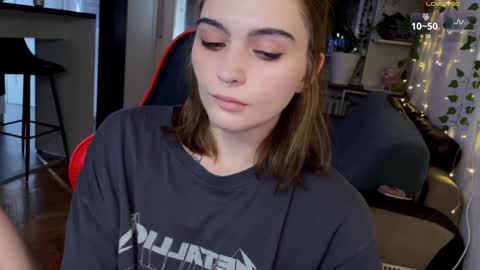 Snapshot of dorfmatratze_ chatting on January 5, 2025, 10:53 am Alice online show from January 5, 2025, 10:53 am