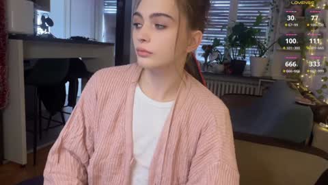 Snapshot of dorfmatratze_ chatting on January 12, 2025, 8:04 am Alice online show from January 12, 2025, 8:04 am