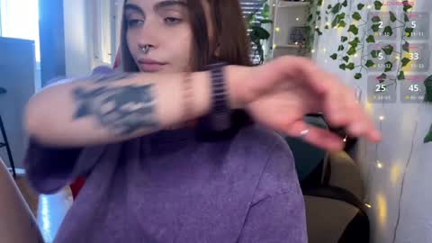 Snapshot of dorfmatratze_ chatting on February 6, 2025, 12:16 pm Alice online show from February 6, 2025, 12:16 pm