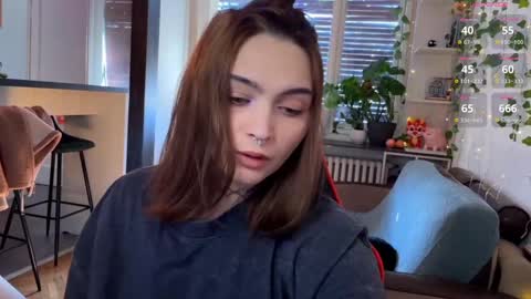 Snapshot of dorfmatratze_ chatting on February 19, 2025, 8:01 am Alice online show from February 19, 2025, 8:01 am