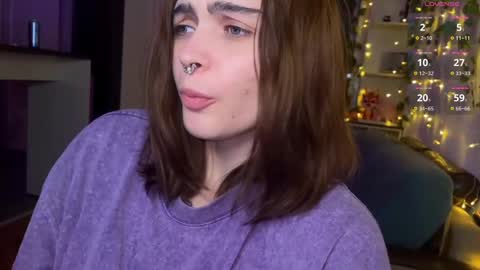 Snapshot of dorfmatratze_ chatting on February 20, 2025, 7:30 pm Alice online show from February 20, 2025, 7:30 pm