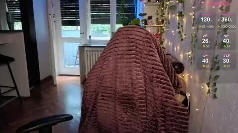 Snapshot of dorfmatratze_ chatting on September 27, 2025, 6:18 am Alice online show from September 27, 2025, 6:18 am