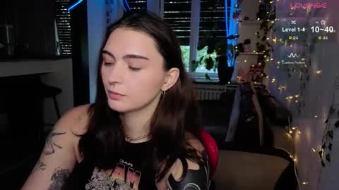 Snapshot of dorfmatratze_ chatting on October 1, 2025, 6:19 am Alice online show from October 1, 2025, 6:19 am