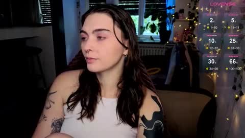 Snapshot of dorfmatratze_ chatting on October 2, 2025, 7:04 am Alice online show from October 2, 2025, 7:04 am