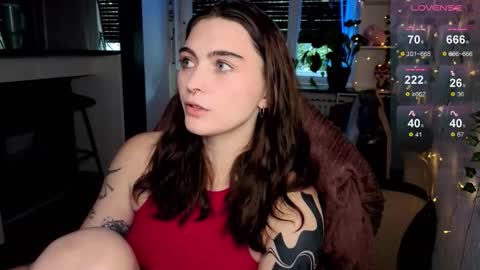 Snapshot of dorfmatratze_ chatting on October 5, 2025, 9:07 am Alice online show from October 5, 2025, 9:07 am