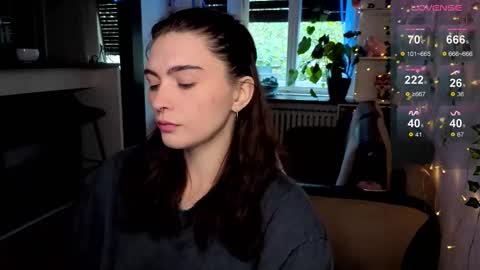 Snapshot of dorfmatratze_ chatting on October 6, 2025, 8:12 am Alice online show from October 6, 2025, 8:12 am