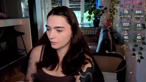 Snapshot of dorfmatratze_ chatting on October 8, 2025, 7:50 am Alice online show from October 8, 2025, 7:50 am