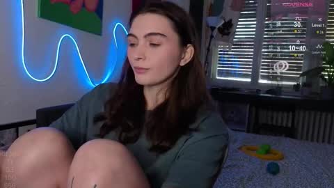 Snapshot of dorfmatratze_ chatting on November 21, 2025, 9:52 am Alice online show from November 21, 2025, 9:52 am