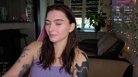Snapshot of dorfmatratze_ chatting on November 22, 2025, 8:46 am Alice online show from November 22, 2025, 8:46 am