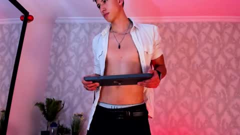 dorian_mystery online show from December 3, 2024, 7:32 am