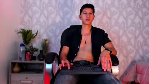 dorian_mystery online show from December 16, 2024, 5:49 am