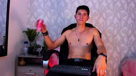 dorian_mystery online show from December 17, 2024, 7:40 am