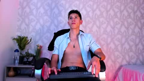 dorian_mystery online show from December 20, 2024, 7:12 am