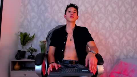 dorian_mystery online show from January 19, 2025, 4:22 am