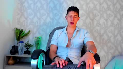 dorian_mystery online show from January 29, 2025, 4:47 am