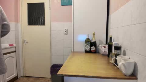 menu  below online show from March 21, 2026, 1:10 am