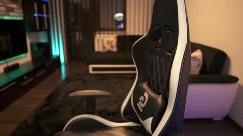 Dorian Reyes online show from February 6, 2025, 10:10 pm