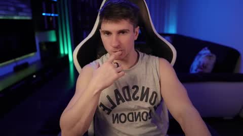 Dorian Reyes online show from March 3, 2025, 10:42 pm