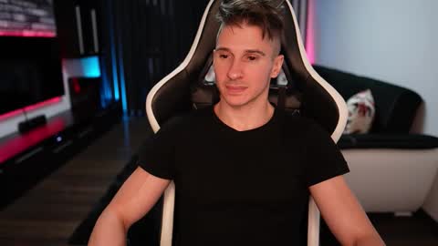 Dorian Reyes online show from October 2, 2025, 9:55 pm