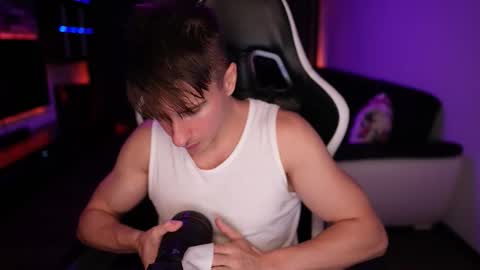 Dorian Reyes online show from October 12, 2025, 9:58 pm