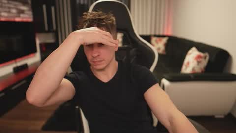 Dorian Reyes online show from December 4, 2025, 10:51 pm