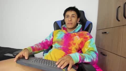 dorman_boy online show from November 23, 2025, 8:25 am