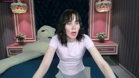 dose_of_daisy online show from November 19, 2025, 12:27 pm